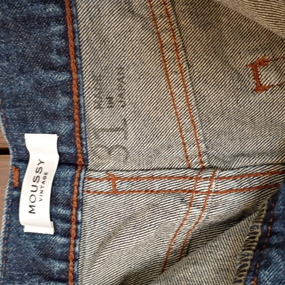 Moussy Women's Jeans Deep Indigo, Curvy Hip, Straight Leg. - Picture 2 of 6